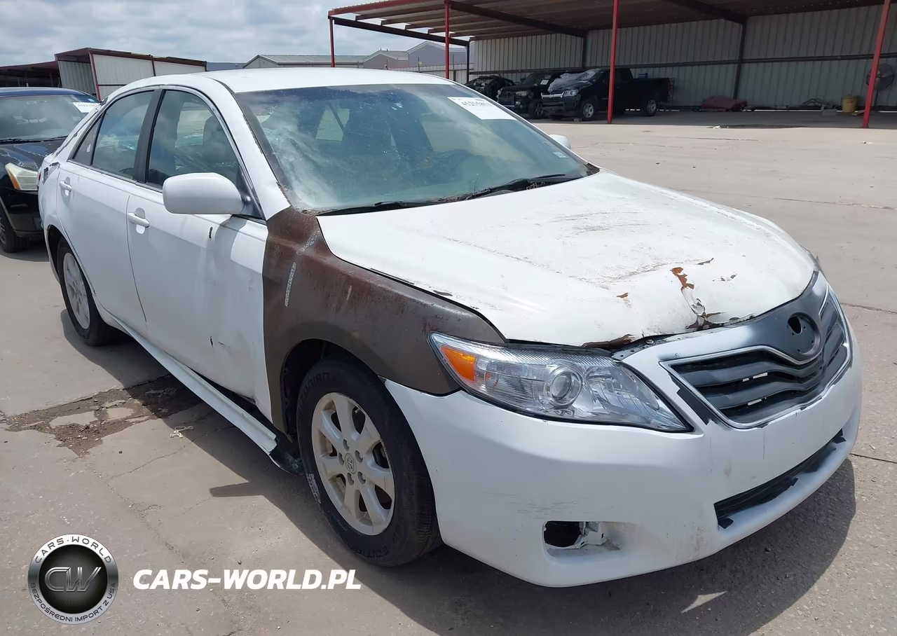 2011 Toyota Camry Le – zdjęcie 1 z 17