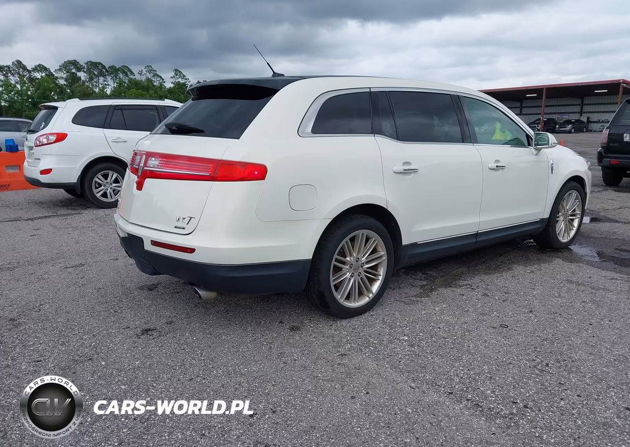 2014 Lincoln Mkt Ecoboost VIN:2LMHJ5ATXEBL52000 - 4