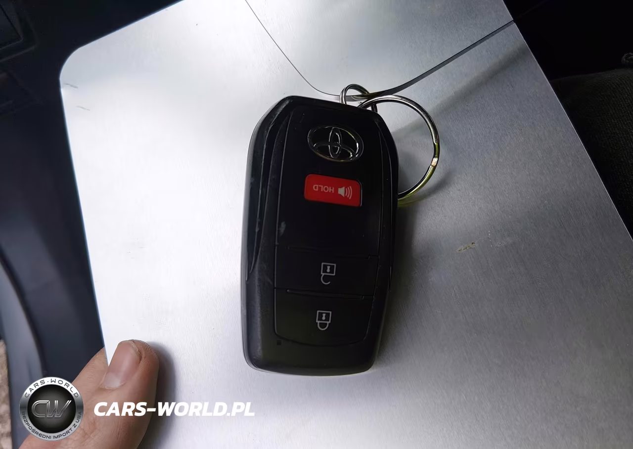 2024 Toyota Prius Le Awd-E VIN:JTDADABU7R3009109 - 11