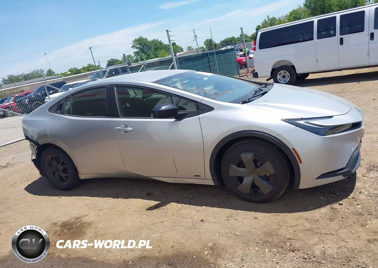 2024 Toyota Prius Le Awd-E VIN:JTDADABU7R3009109 - 14