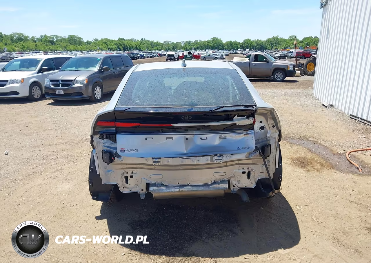 2024 Toyota Prius Le Awd-E VIN:JTDADABU7R3009109 - 17