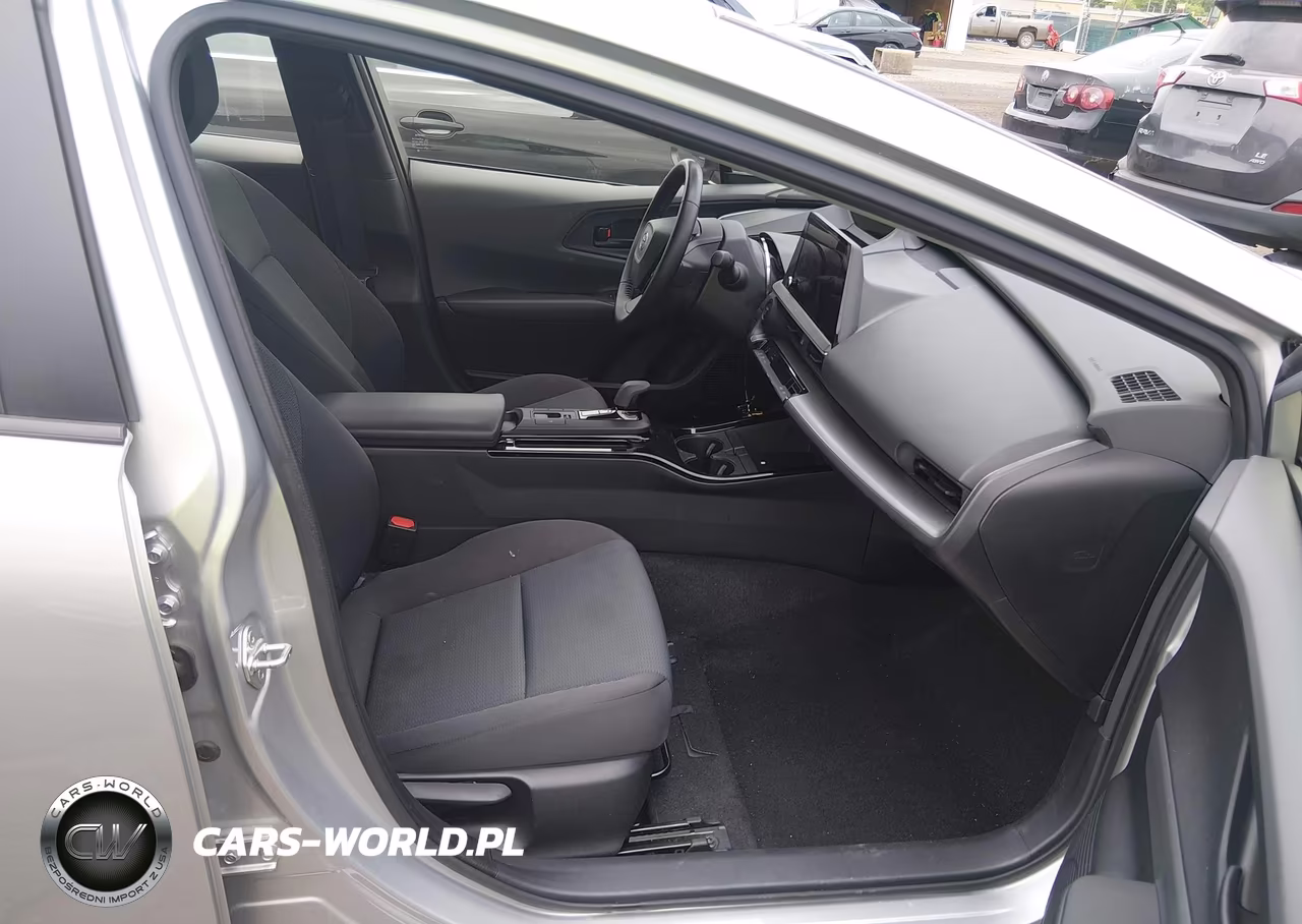 2024 Toyota Prius Le Awd-E VIN:JTDADABU7R3009109 - 5
