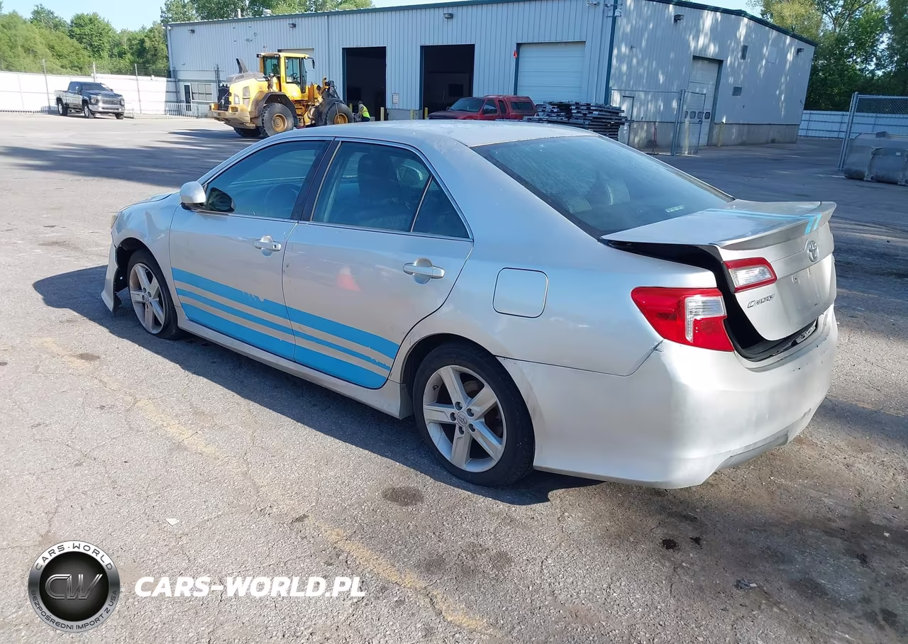 2014 Toyota Camry Se VIN:4T1BF1FK7EU312849 - 3