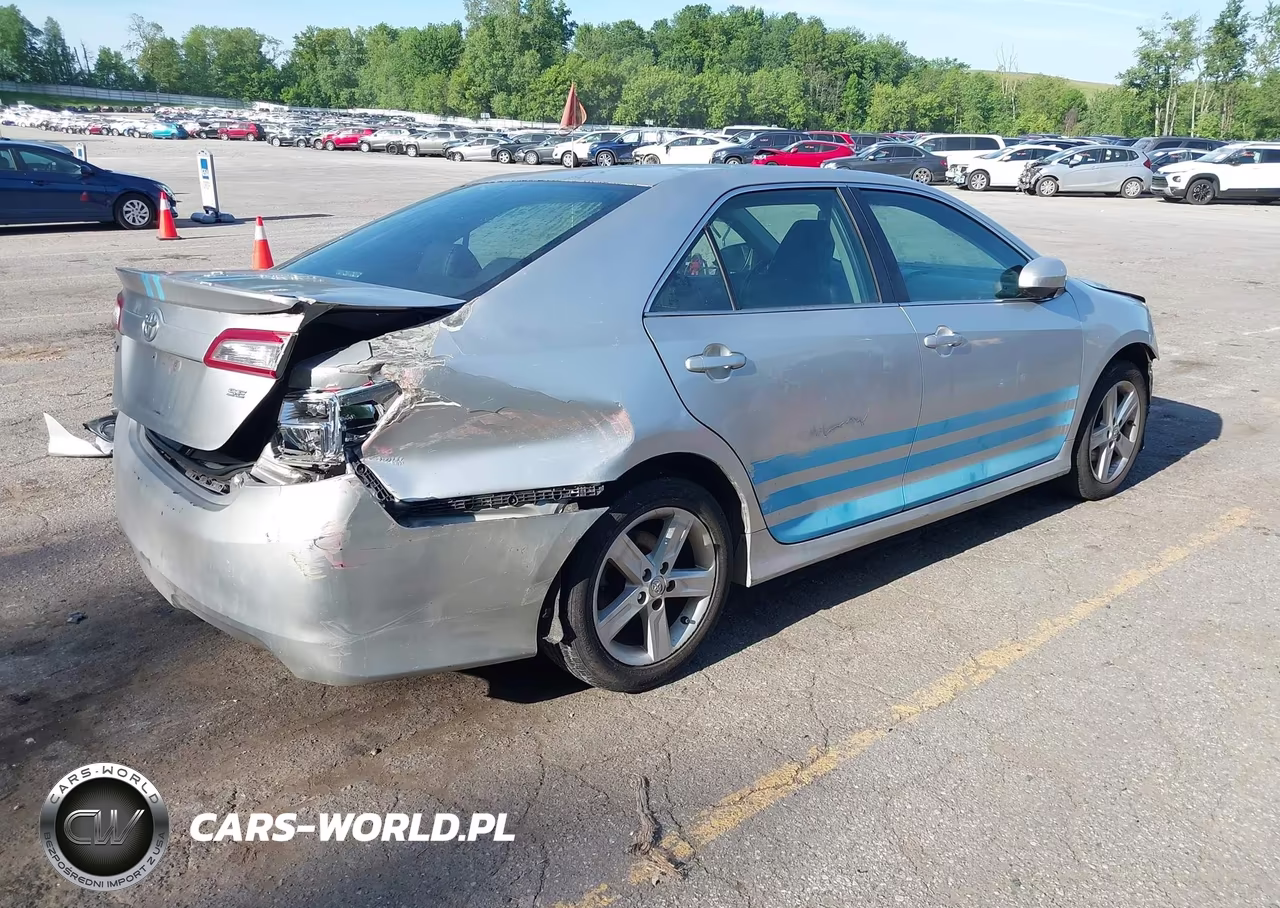 2014 Toyota Camry Se VIN:4T1BF1FK7EU312849 - 4