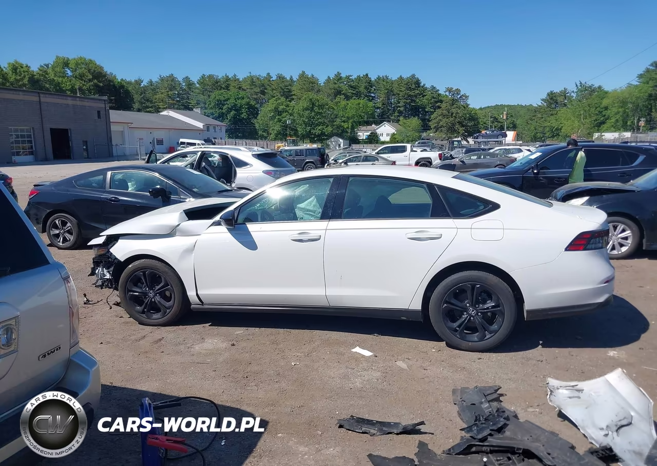 2025 Honda Accord Se VIN:1HGCY1F4XSA072943 - 15