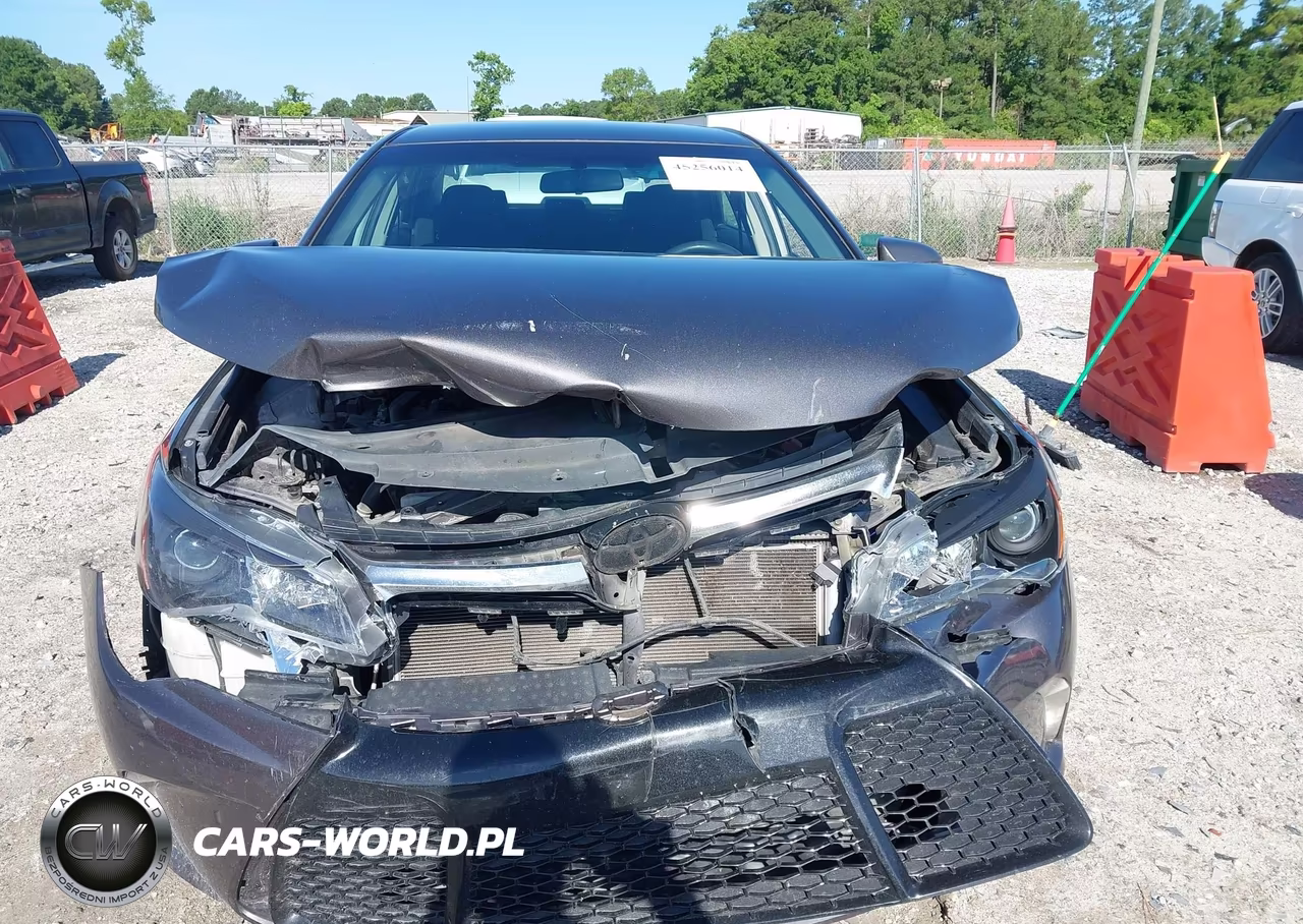 2016 Toyota Camry Le VIN:4T1BF1FK8GU257797 - 12