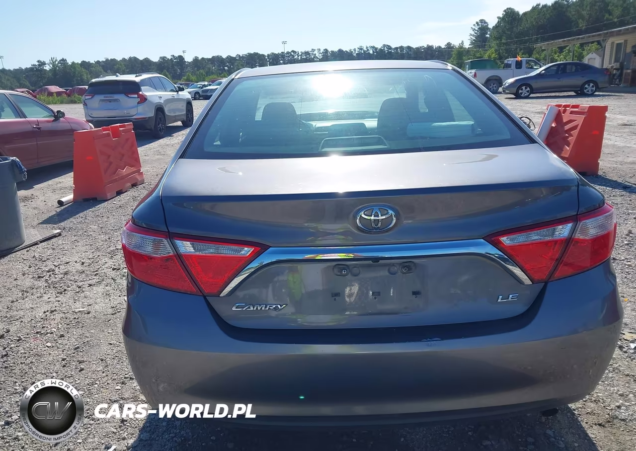 2016 Toyota Camry Le VIN:4T1BF1FK8GU257797 - 16