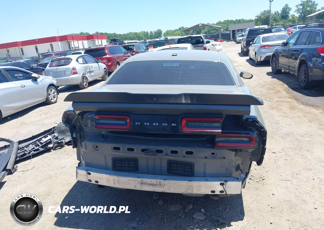 2019 Dodge Challenger Sxt VIN:2C3CDZAGXKH719518 - 17
