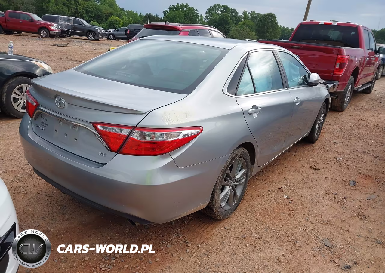 2015 Toyota Camry Se VIN:4T1BF1FK9FU490487 - 4