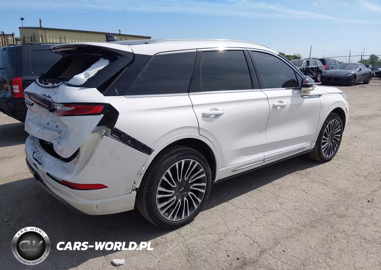 2020 Lincoln Corsair Reserve VIN:5LMCJ2D91LUL28158 - 4