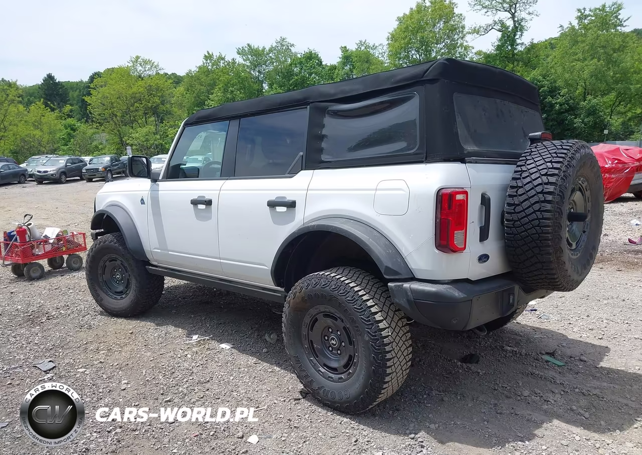 2024 Ford Bronco Black Diamond VIN:1FMEE1BH0RLA92606 - 3