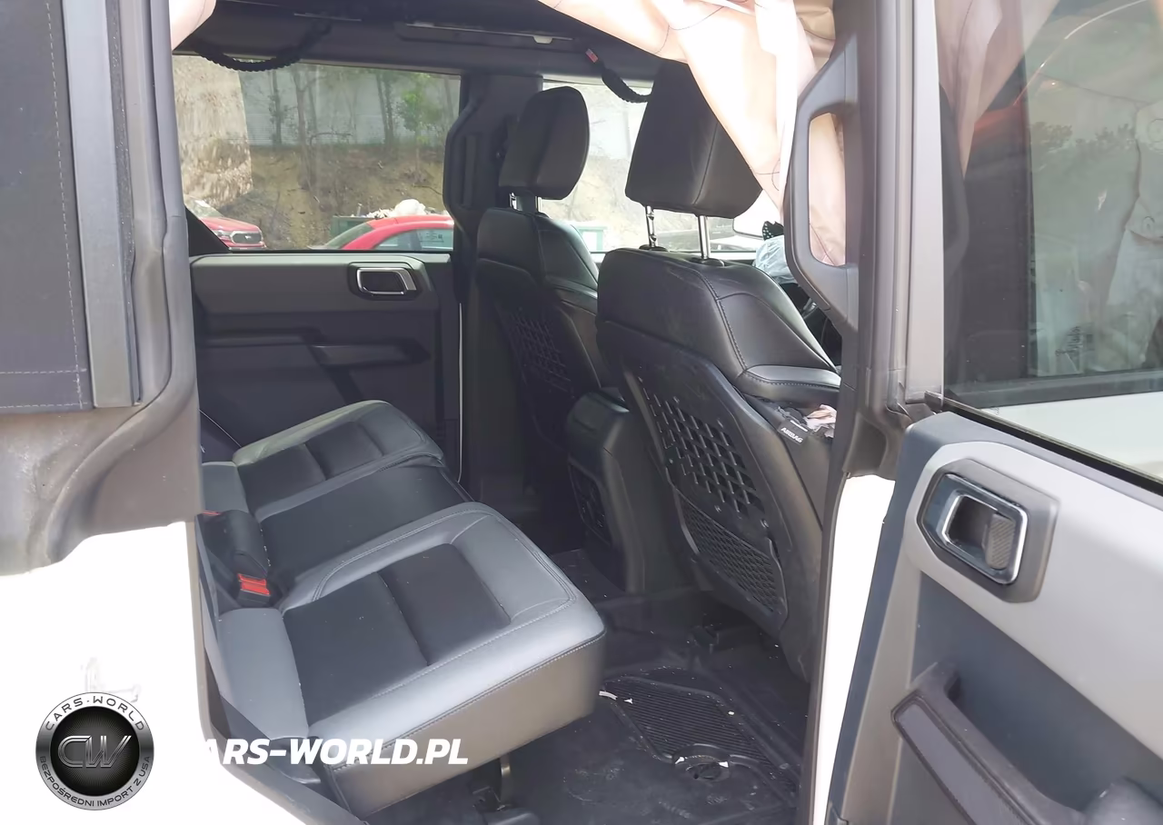 2024 Ford Bronco Black Diamond VIN:1FMEE1BH0RLA92606 - 8