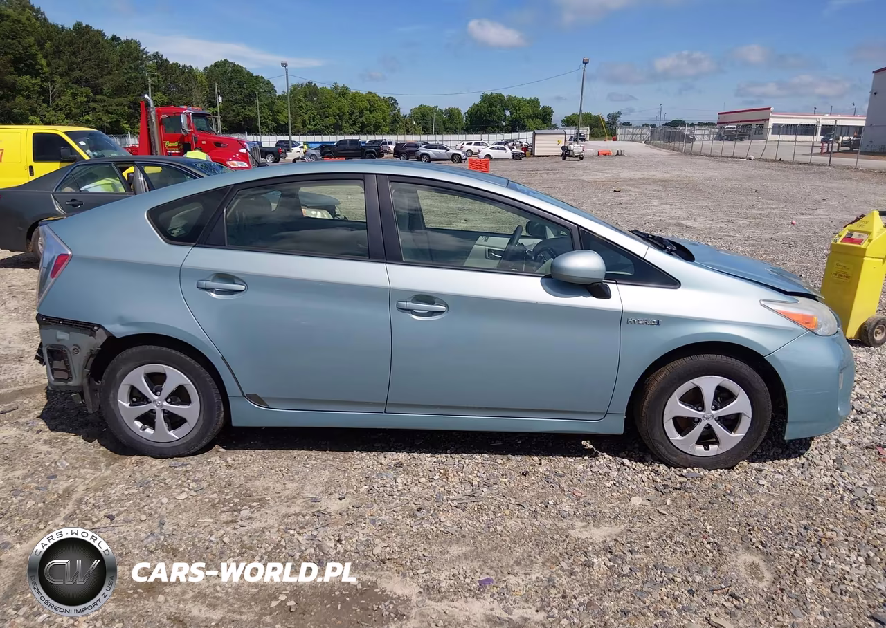 2013 Toyota Prius Two VIN:JTDKN3DU8D5694079 - 14