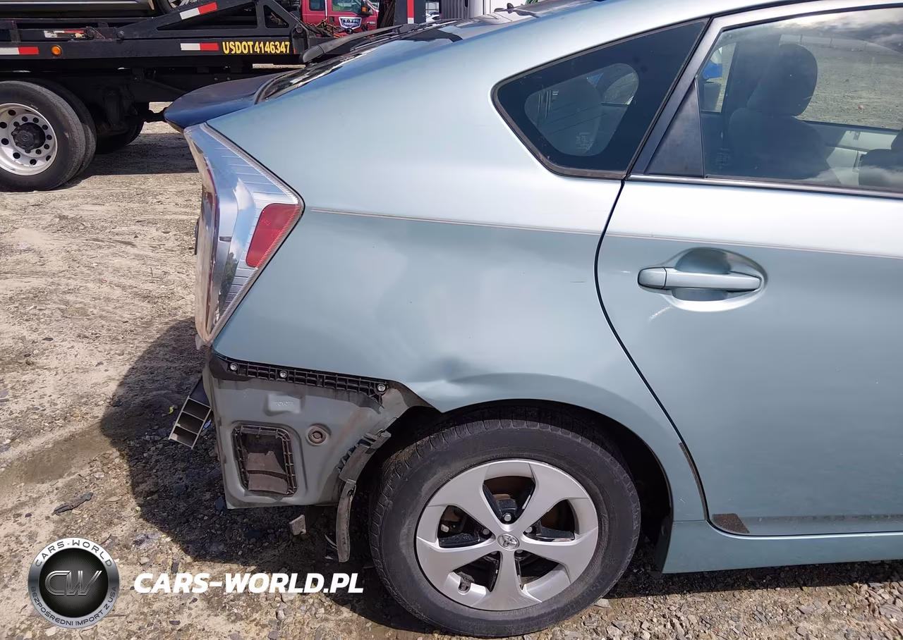2013 Toyota Prius Two VIN:JTDKN3DU8D5694079 - 21