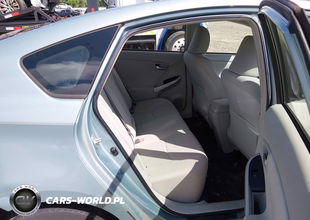 2013 Toyota Prius Two VIN:JTDKN3DU8D5694079 - 8