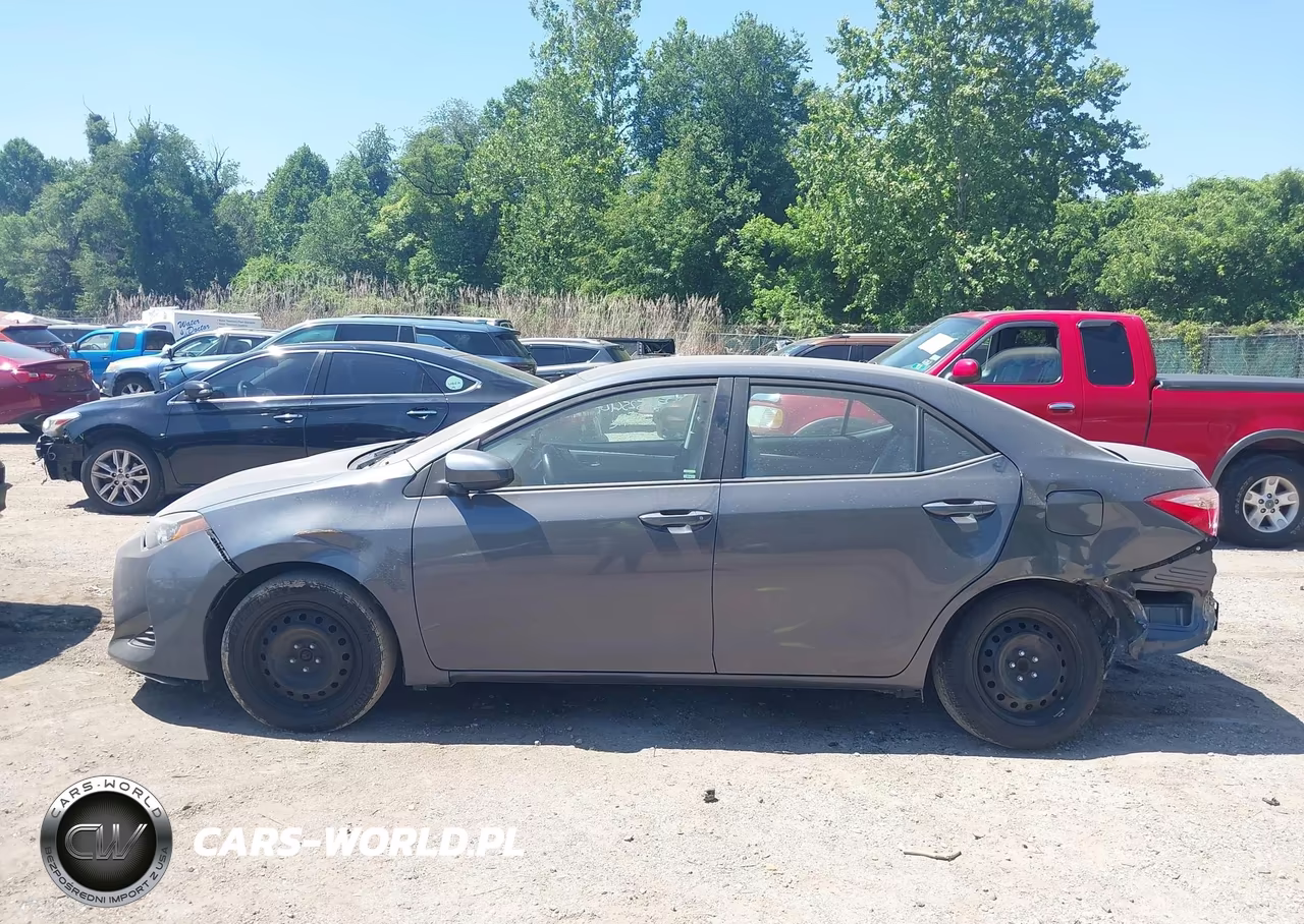 2019 Toyota Corolla Le VIN:5YFBURHE4KP932180 - 14
