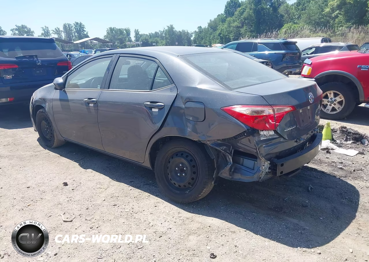 2019 Toyota Corolla Le VIN:5YFBURHE4KP932180 - 3