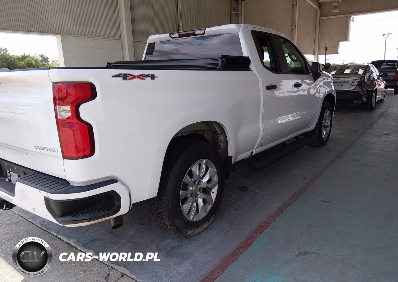 2021 Chevrolet Silverado 1500 4Wd Standard Bed Custom VIN:1GCRYBEK2MZ338085 - 4