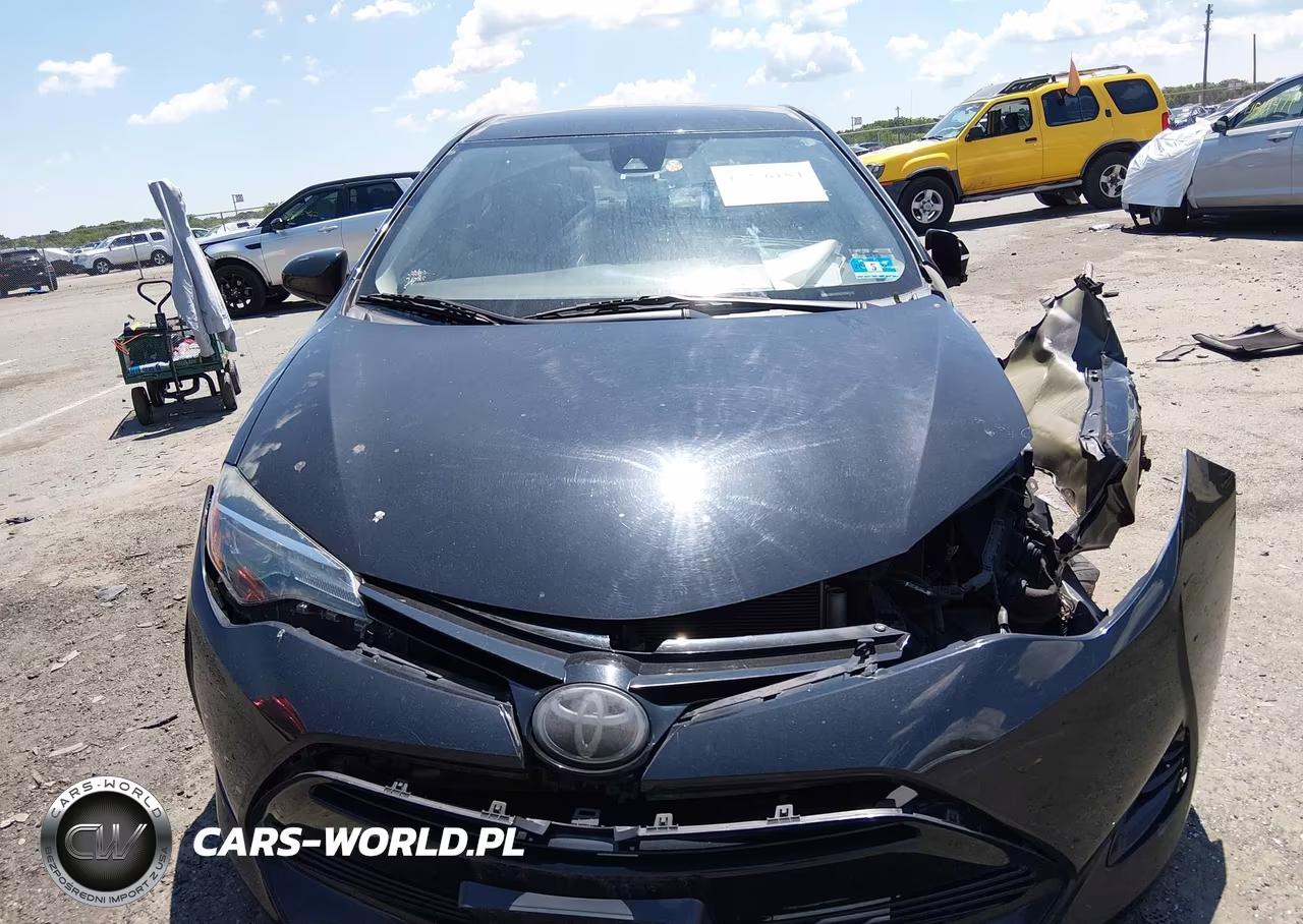 2018 Toyota Corolla Le VIN:2T1BURHE2JC117412 - 12