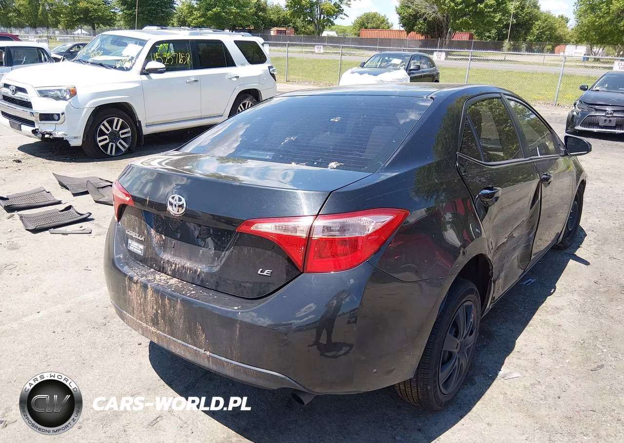 2018 Toyota Corolla Le VIN:2T1BURHE2JC117412 - 4