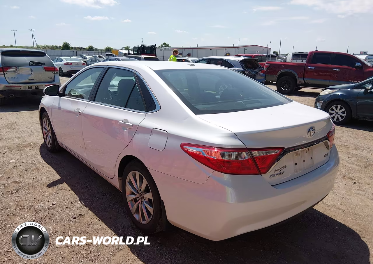 2017 Toyota Camry Xle VIN:4T1BF1FK9HU350541 - 3