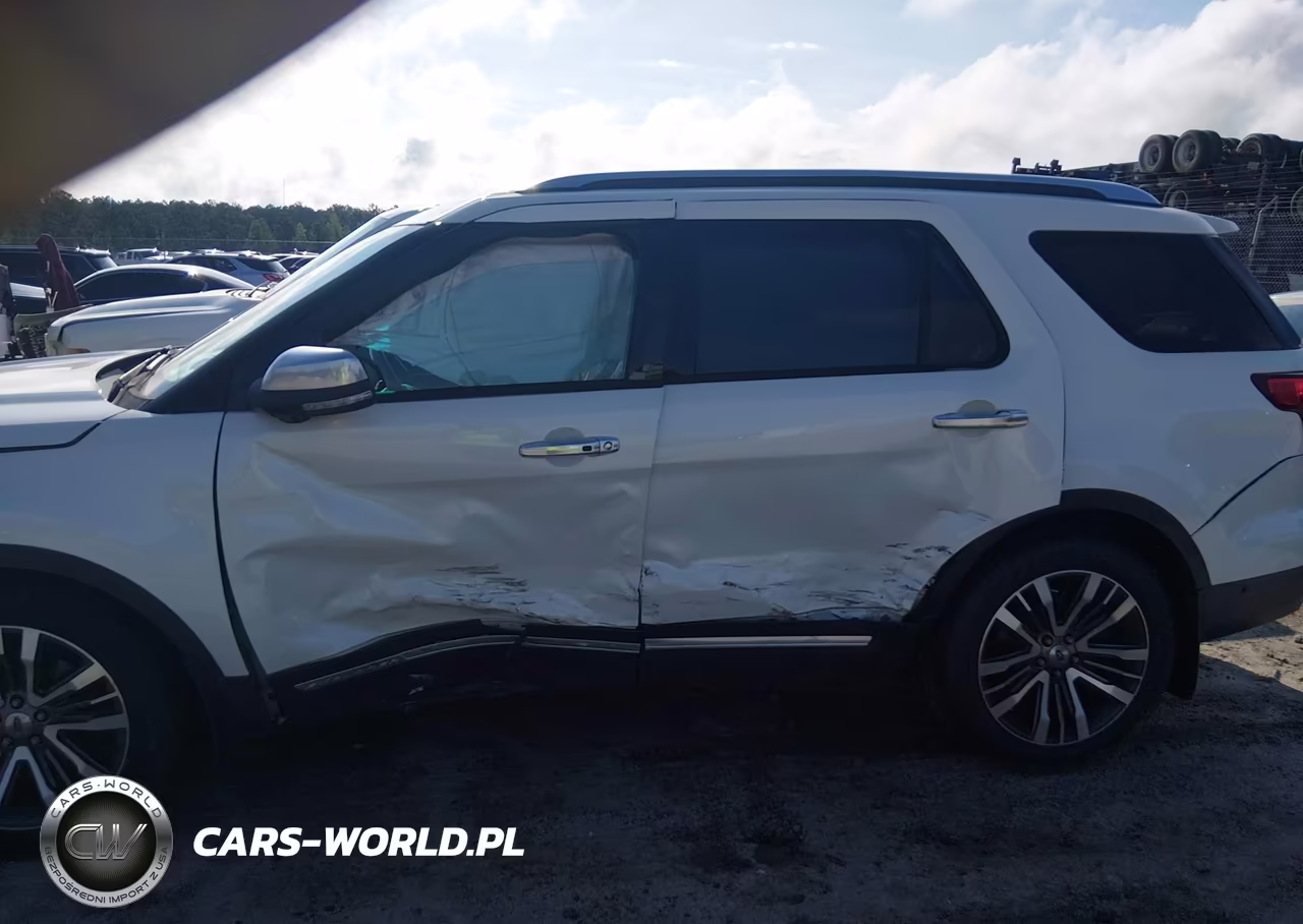 2016 Ford Explorer Platinum VIN:1FM5K8HT8GGC19976 - 6
