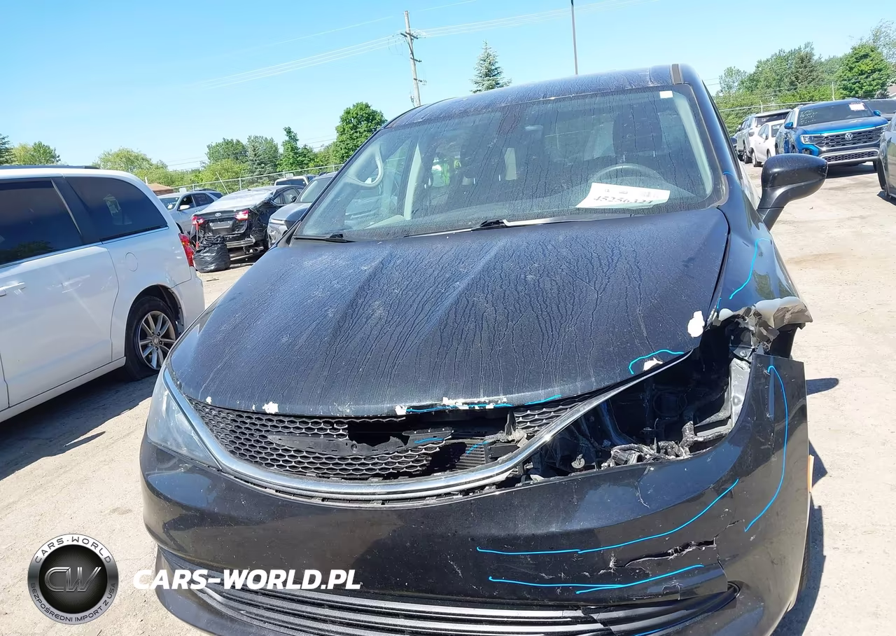 2017 Chrysler Pacifica Touring VIN:2C4RC1DG7HR634306 - 12