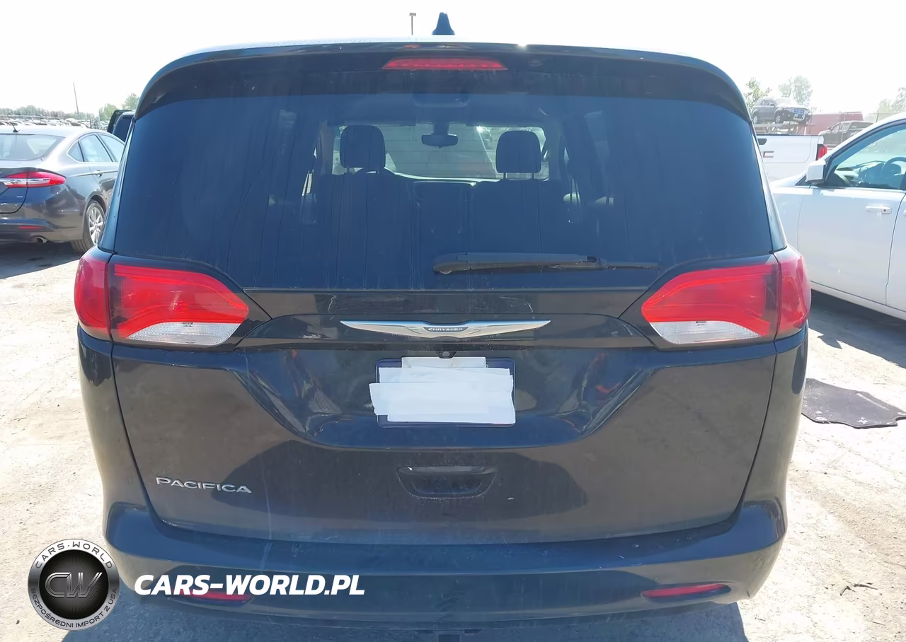 2017 Chrysler Pacifica Touring VIN:2C4RC1DG7HR634306 - 16