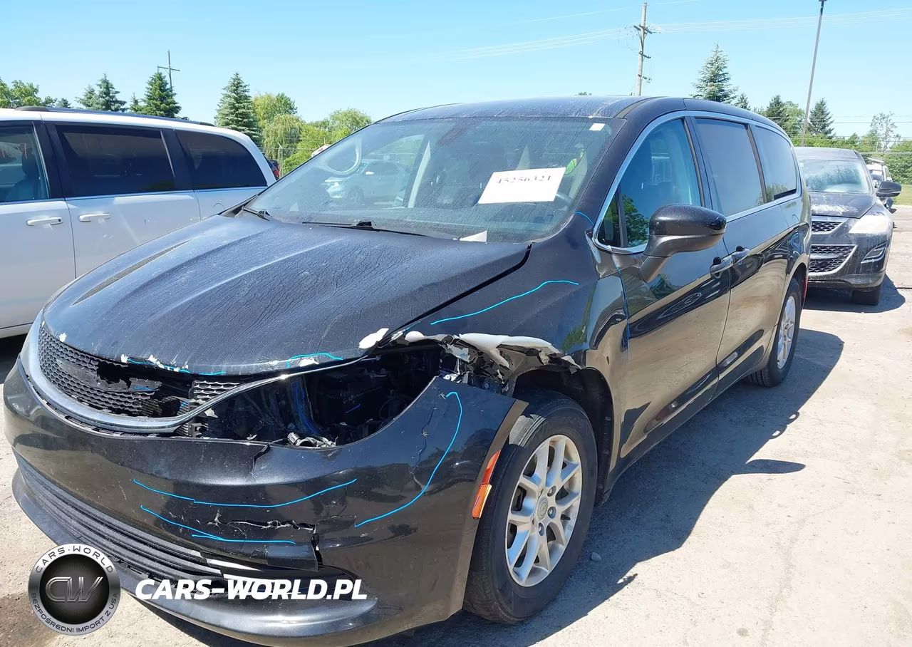 2017 Chrysler Pacifica Touring VIN:2C4RC1DG7HR634306 - 6