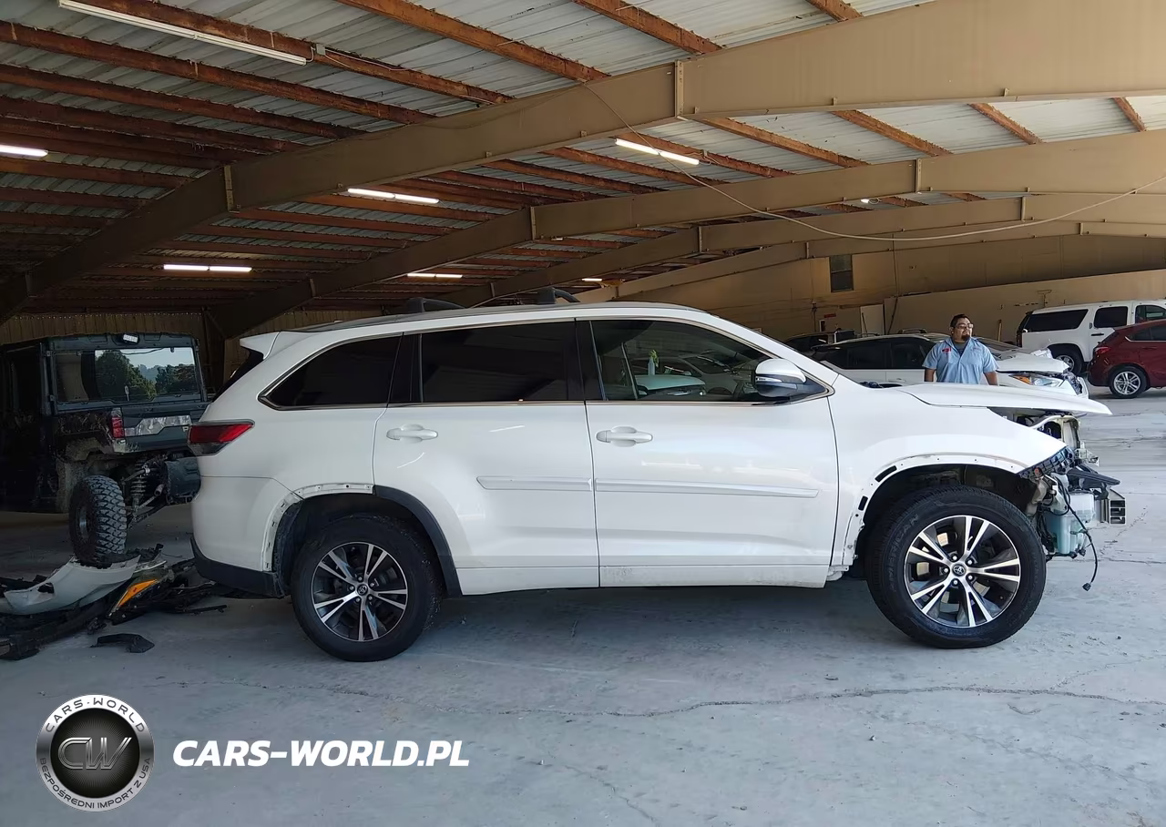 2016 Toyota Highlander Xle V6 VIN:5TDKKRFH3GS503680 - 14