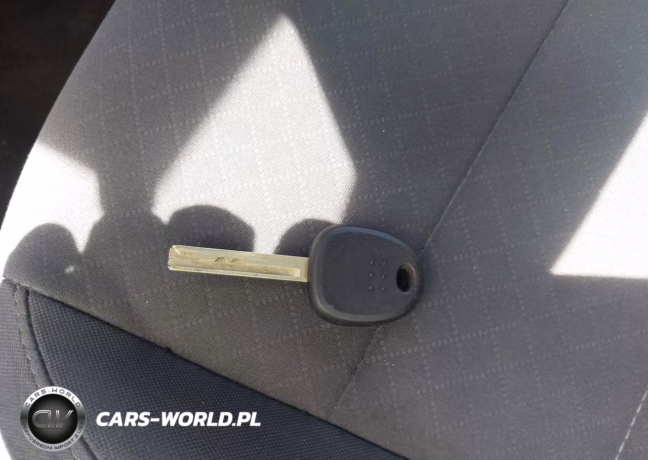 2017 Kia Sorento 2.4L L VIN:5XYPG4A33HG197505 - 11