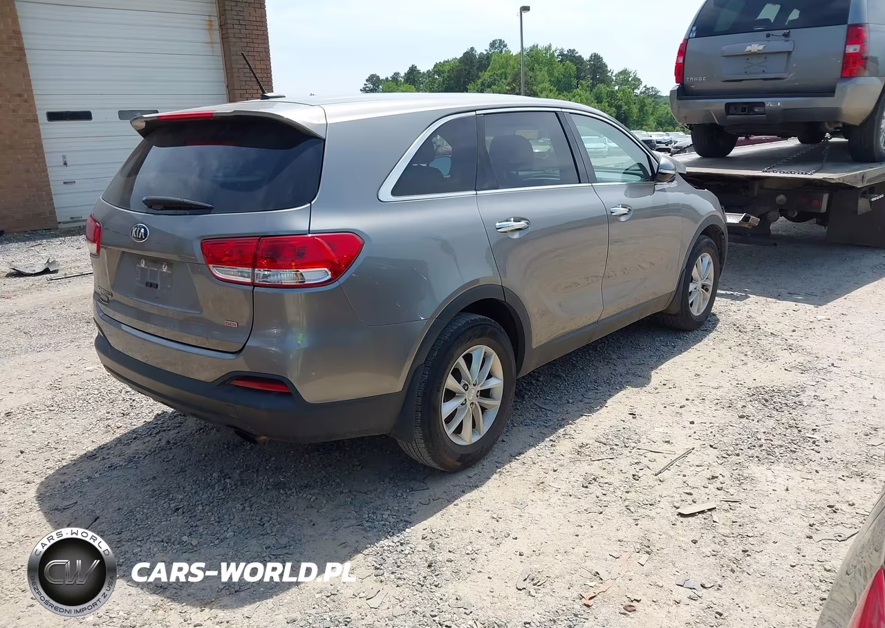 2017 Kia Sorento 2.4L L VIN:5XYPG4A33HG197505 - 4