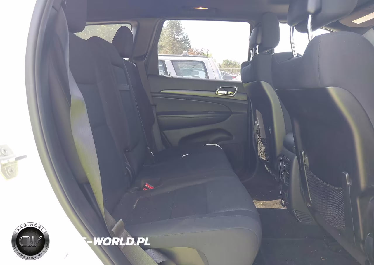 2015 Jeep Grand Cherokee Laredo VIN:1C4RJFAG5FC650436 - 8