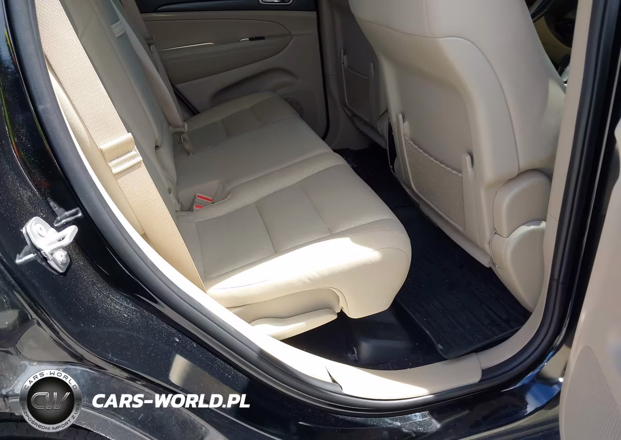 2020 Jeep Grand Cherokee Laredo E 4X4 VIN:1C4RJFAGXLC406258 - 8