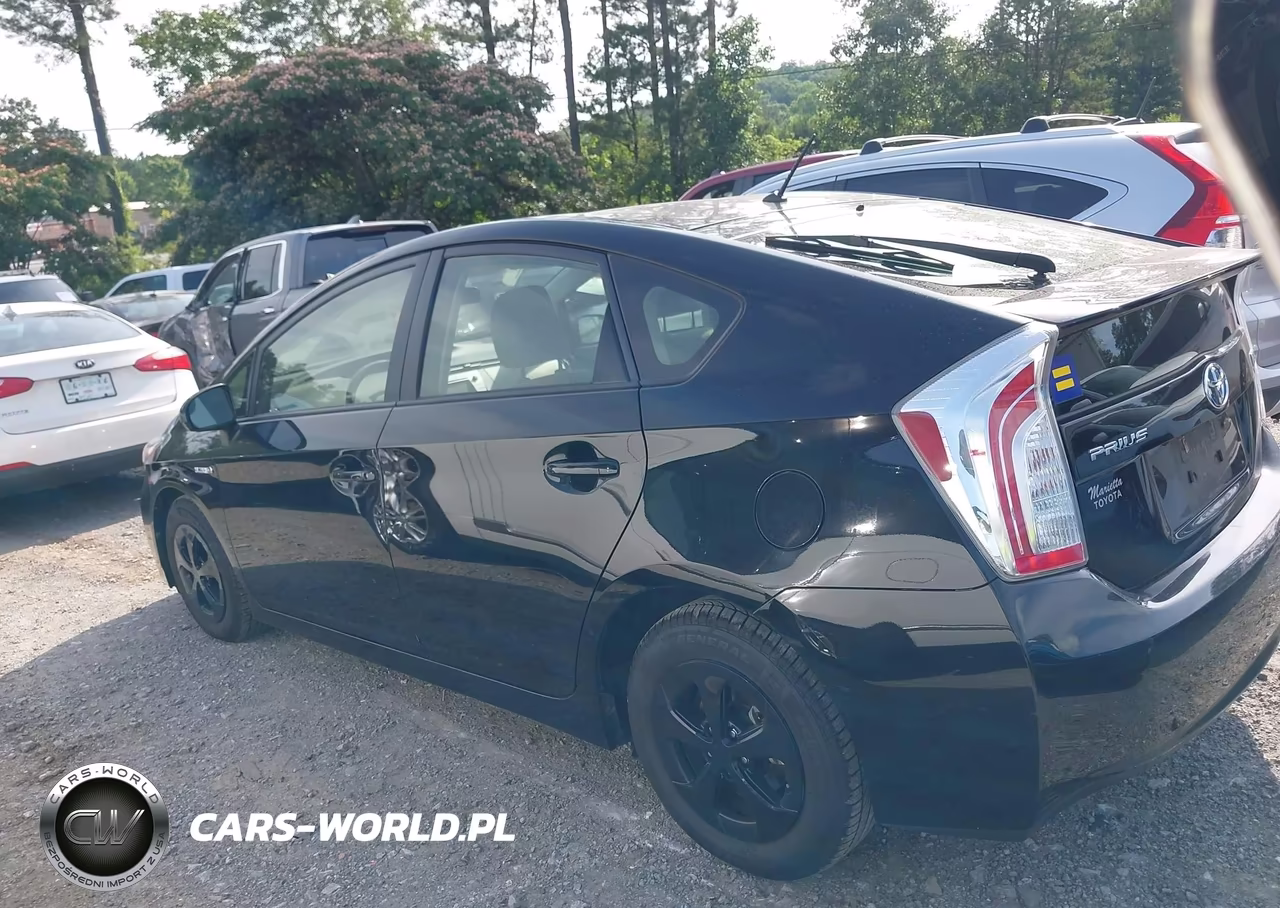 2015 Toyota Prius Two VIN:JTDKN3DU7F1911230 - 14
