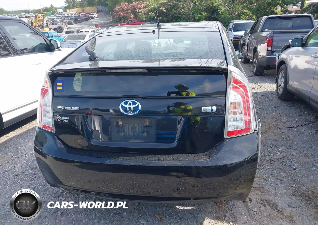 2015 Toyota Prius Two VIN:JTDKN3DU7F1911230 - 16