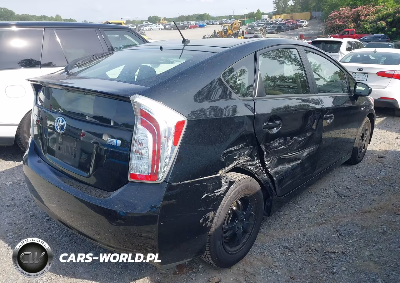 2015 Toyota Prius Two VIN:JTDKN3DU7F1911230 - 4
