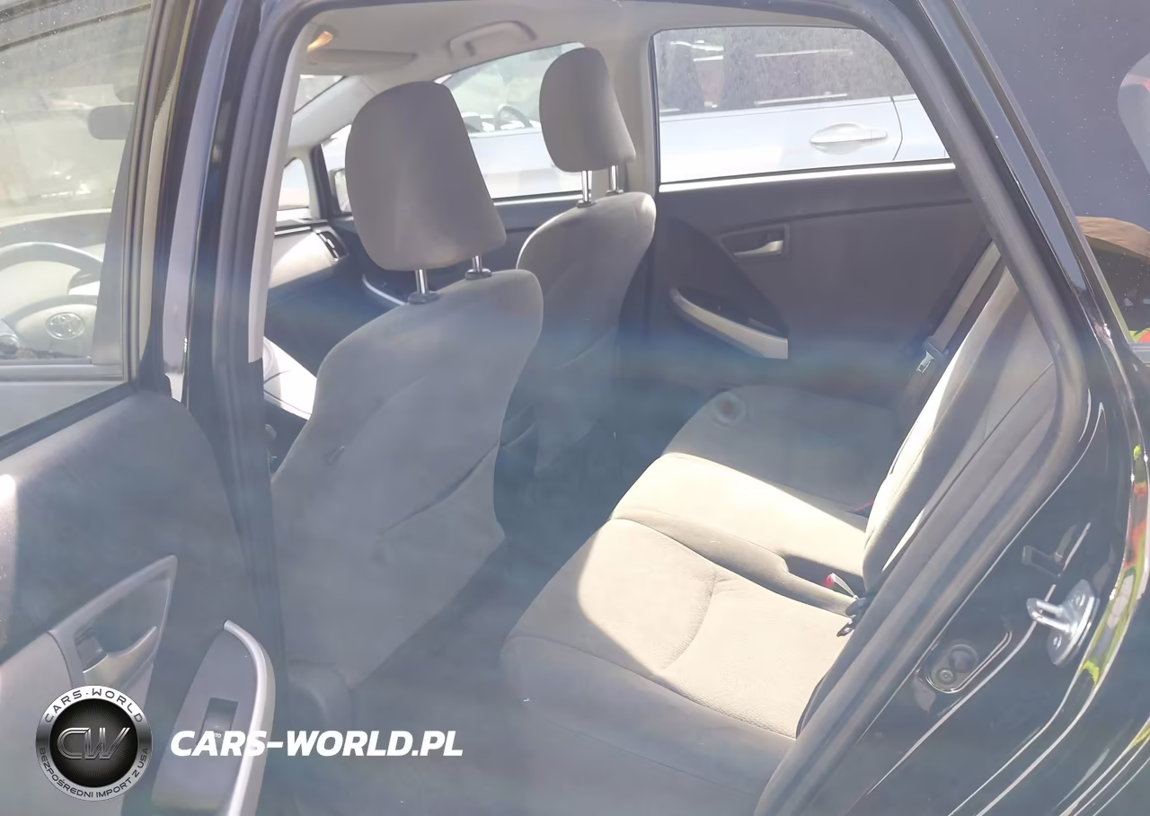 2015 Toyota Prius Two VIN:JTDKN3DU7F1911230 - 8