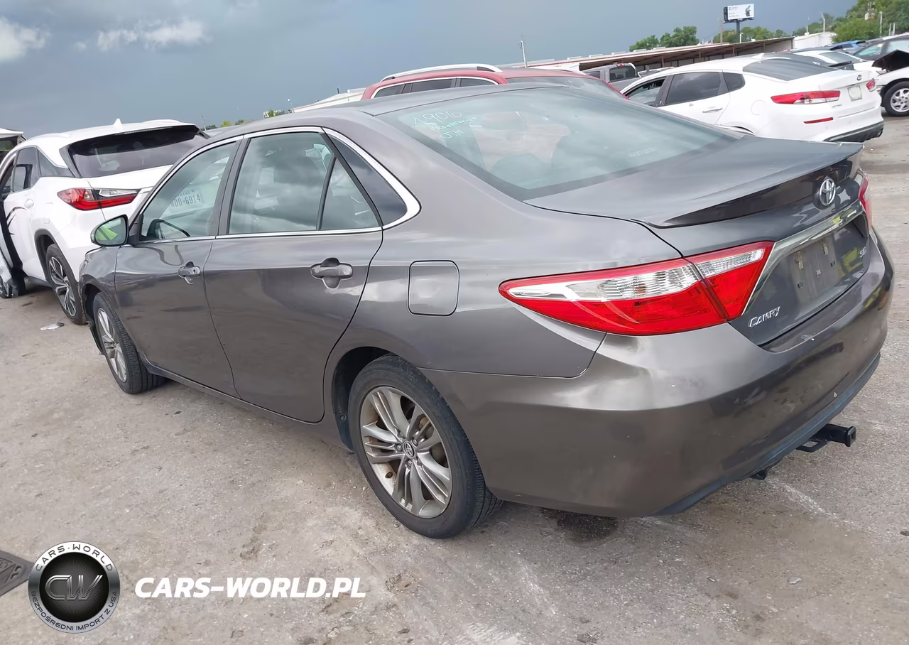 2016 Toyota Camry Se VIN:4T1BF1FK6GU522636 - 3