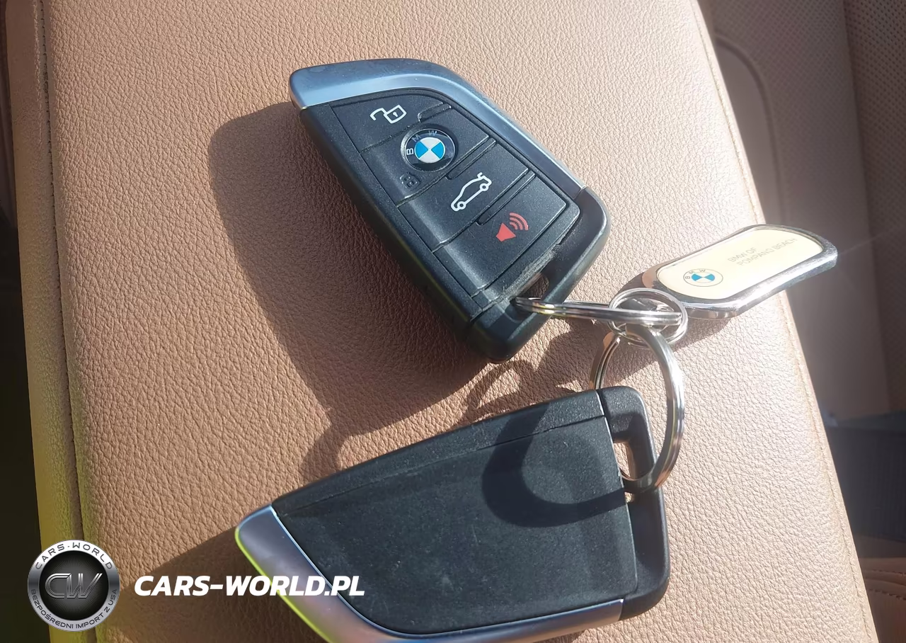 2024 BMW 330I VIN:3MW69FF0XR8E10749 - 11