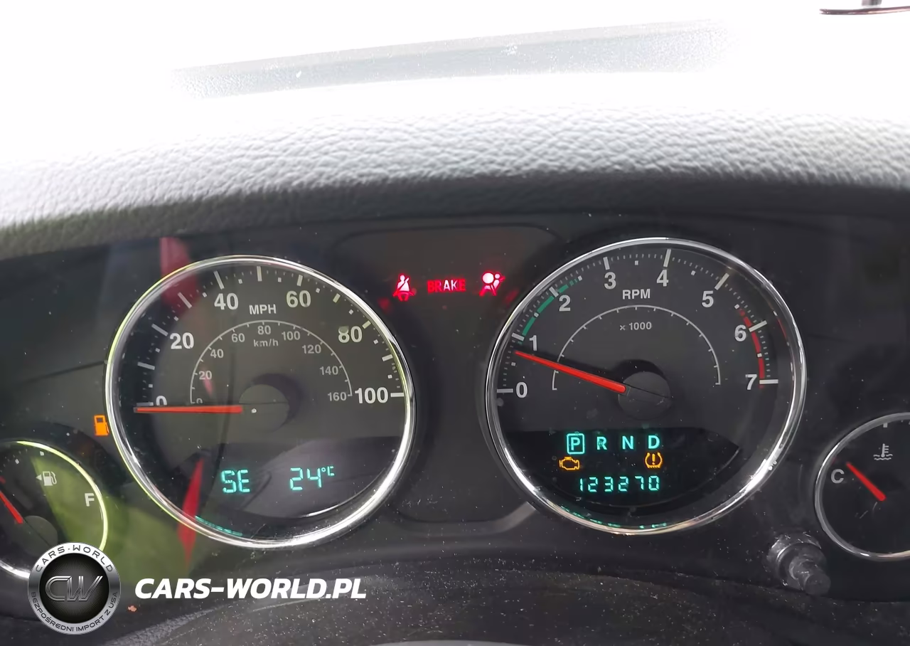 2011 Jeep Wrangler Sport VIN:1J4AA2D19BL636413 - 7