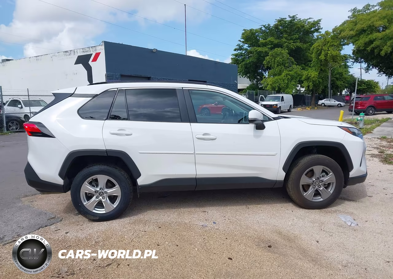 2025 Toyota Rav4 Xle VIN:2T3P1RFV1SW575371 - 13