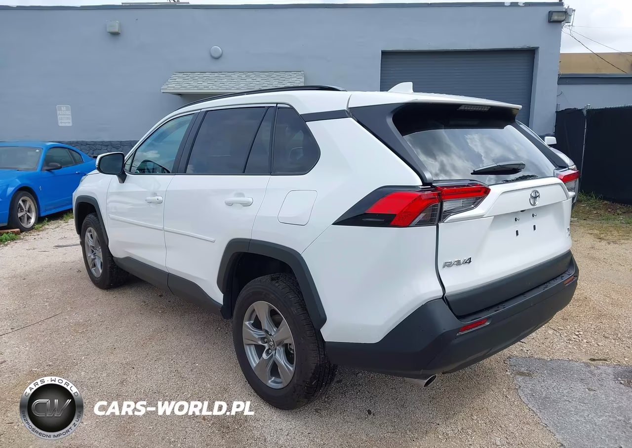 2025 Toyota Rav4 Xle VIN:2T3P1RFV1SW575371 - 3