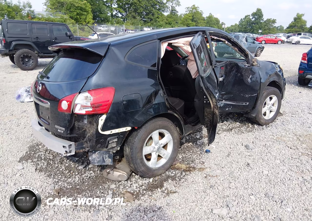 2013 Nissan Rogue S VIN:JN8AS5MV3DW623623 - 4