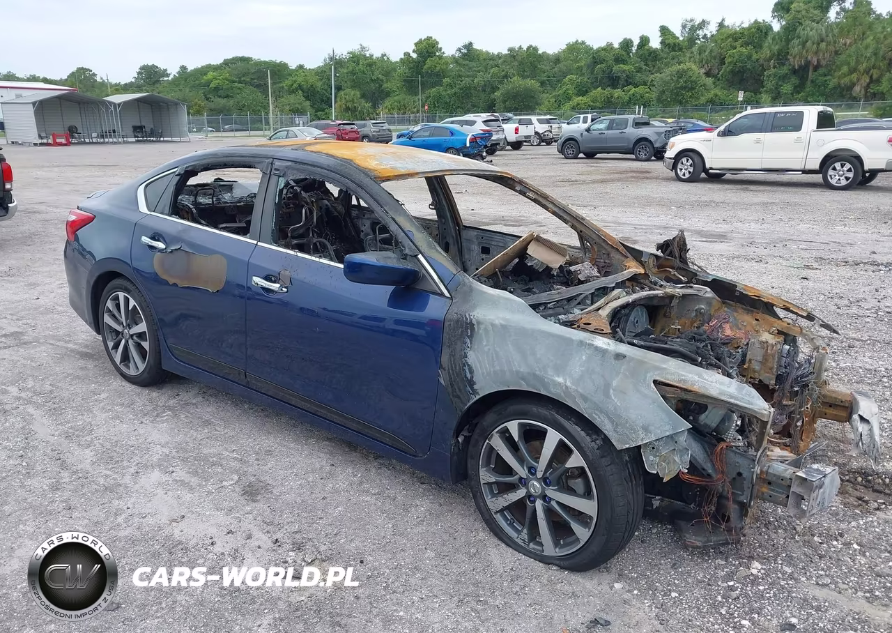 2016 Nissan Altima 2.5 Sr – zdjęcie 1 z 10