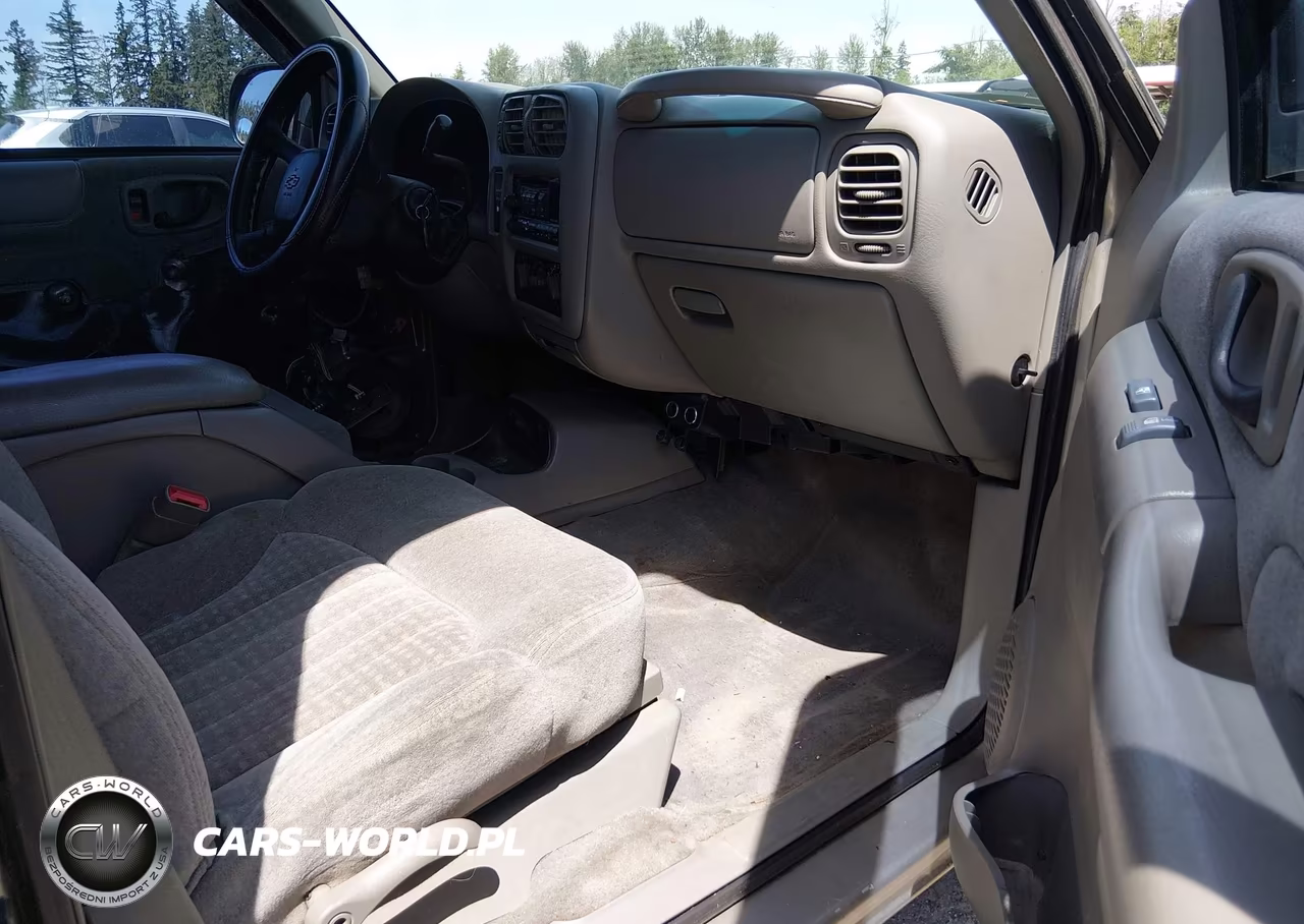 1999 Chevrolet S-10 Ls VIN:1GCDT19W5XK152070 - 5