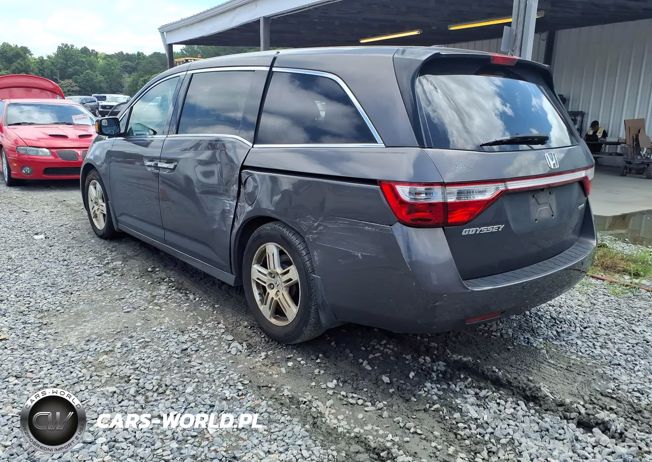 2013 Honda Odyssey Touring-Touring Elite VIN:5FNRL5H99DB004263 - 3