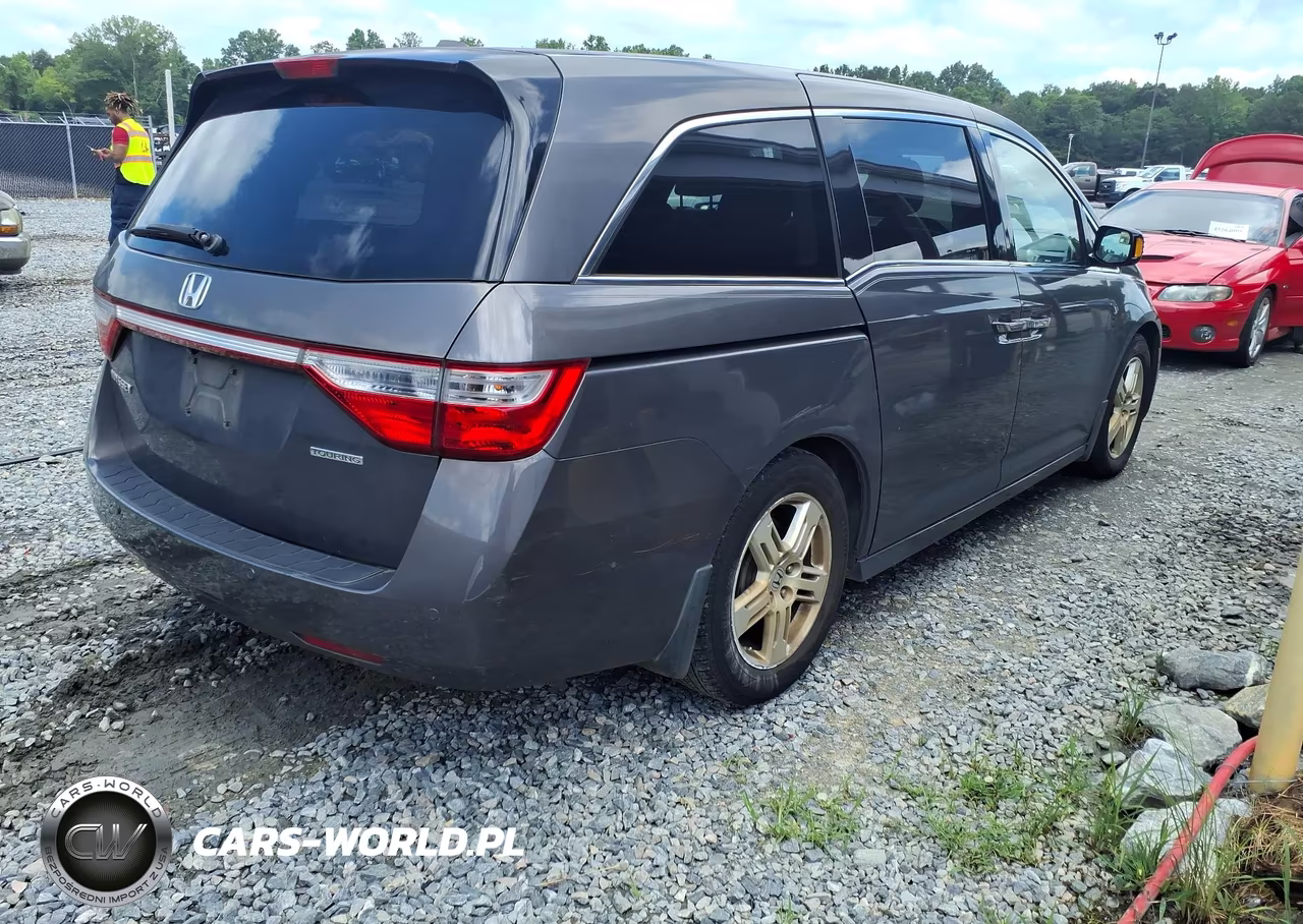 2013 Honda Odyssey Touring-Touring Elite VIN:5FNRL5H99DB004263 - 4