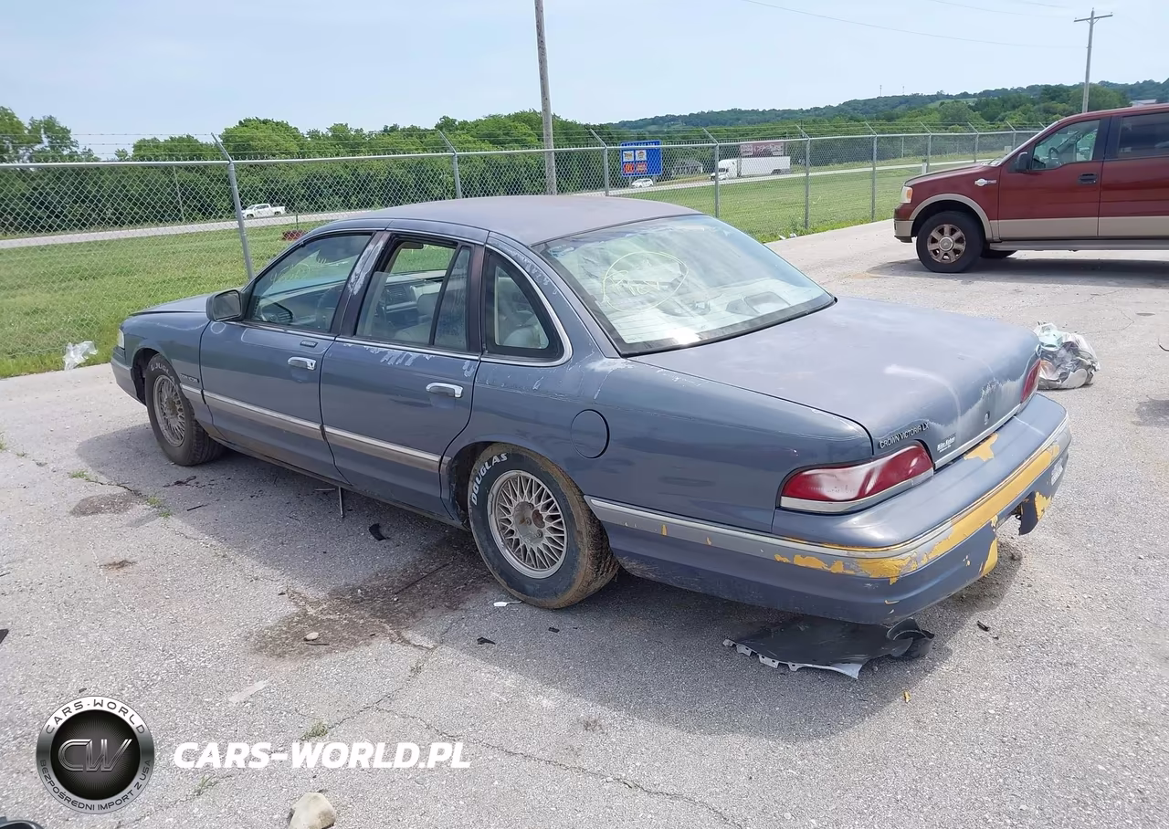 1992 Ford Crown Victoria Lx VIN:2FACP74W3NX169153 - 3
