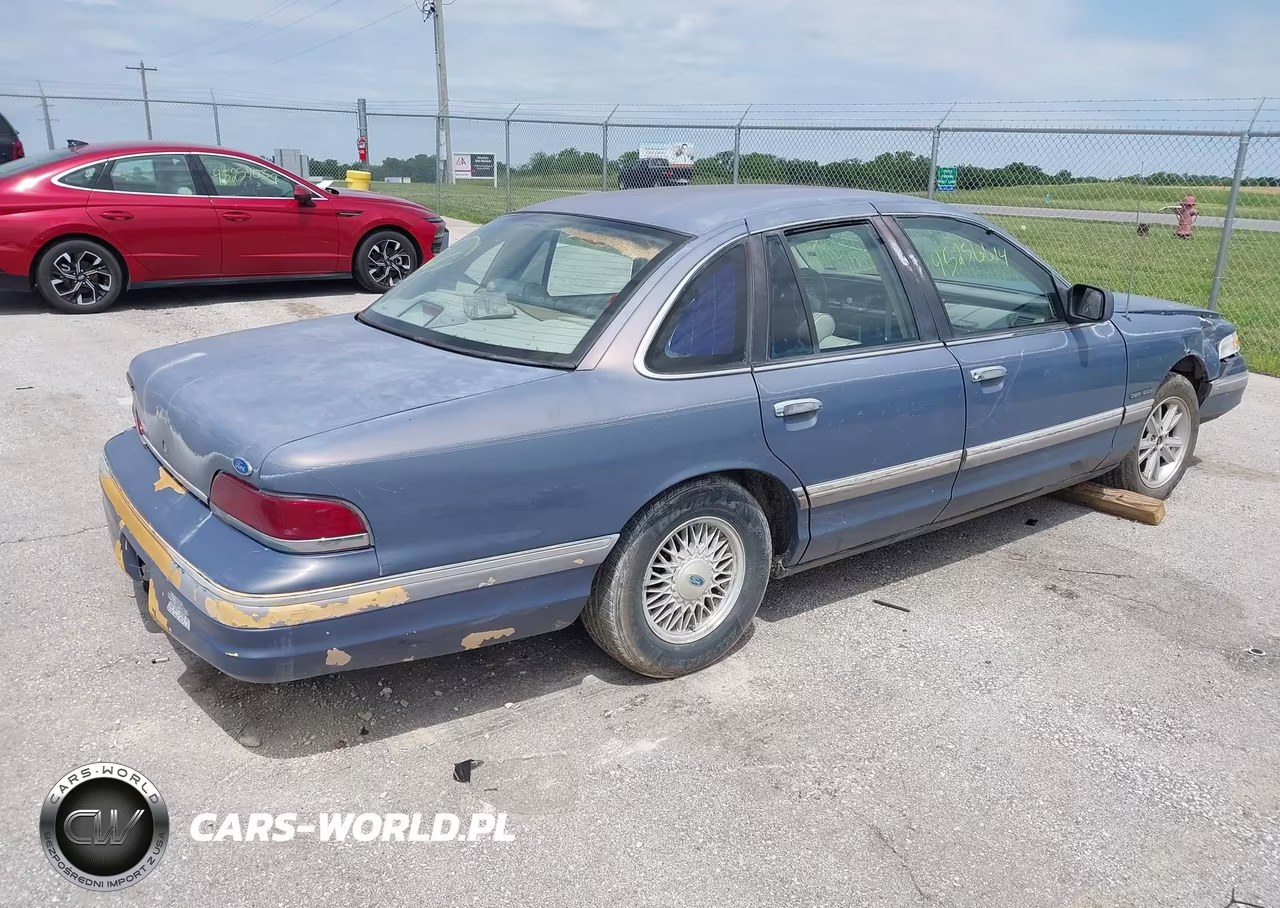 1992 Ford Crown Victoria Lx VIN:2FACP74W3NX169153 - 4